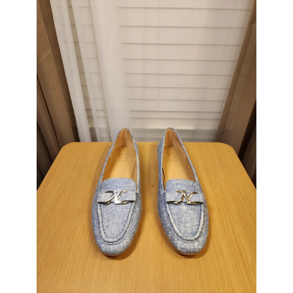 Naturalizer leather moccasins
